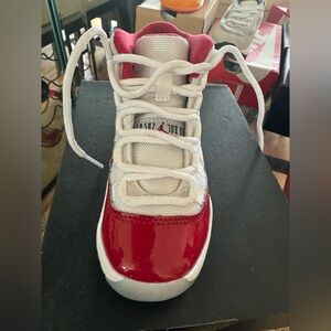 Toddler Jordan 11 retro size 11